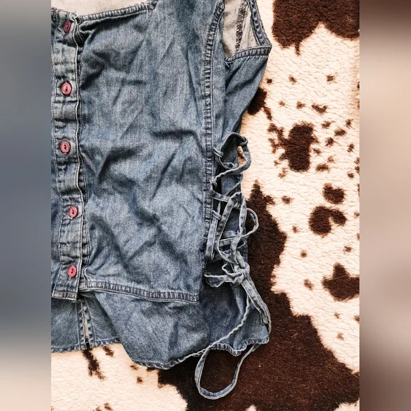 "FADED GLORY" WOMEN'S 90'S LACE UP DENIM TIE DETAIL TANK - BLUE - Picture 2 of 4